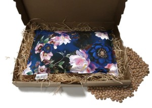 Termofor z pestek wiśni - duży - 20x30 Kobaltowe kwiaty